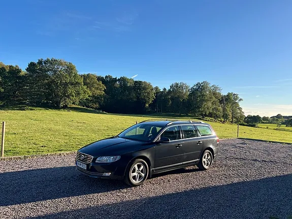 Volvo V70 2015 photo 2