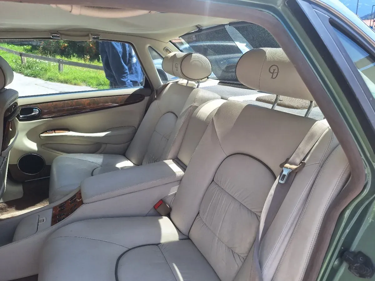 Jaguar Daimler 2001 photo 3