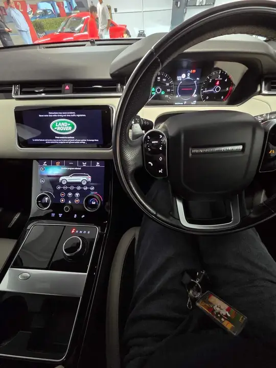 Land Rover Range Rover Velar 2018 photo 3
