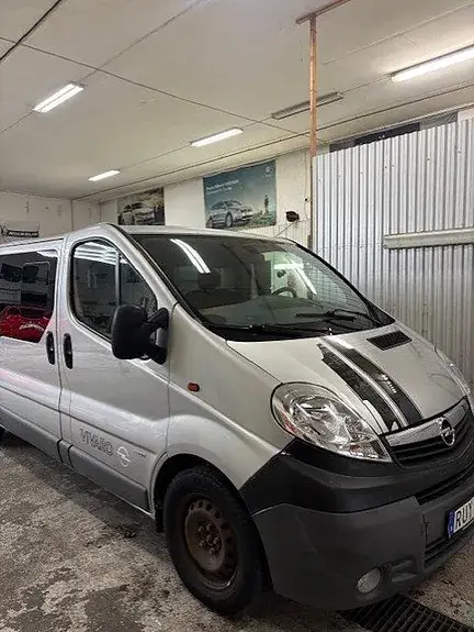 Opel Vivaro 2012 photo 2