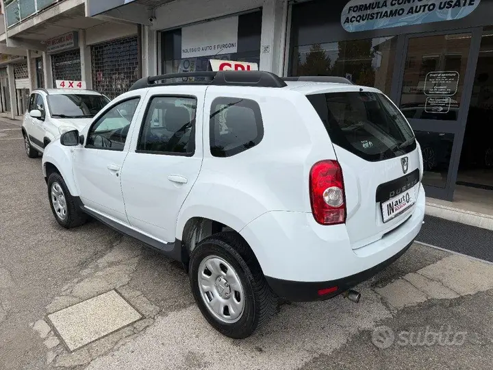 Dacia Duster 2012 photo 4