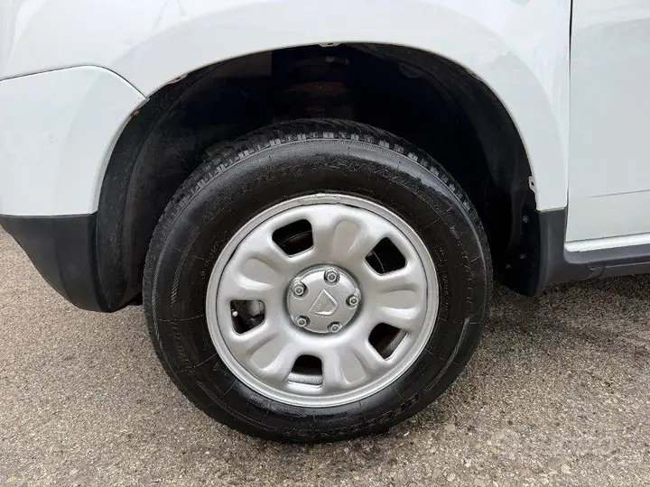Dacia Duster 2012 photo 3