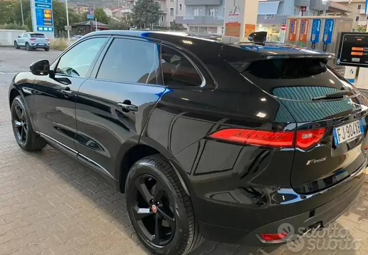 Jaguar F-Pace 2017 photo 2