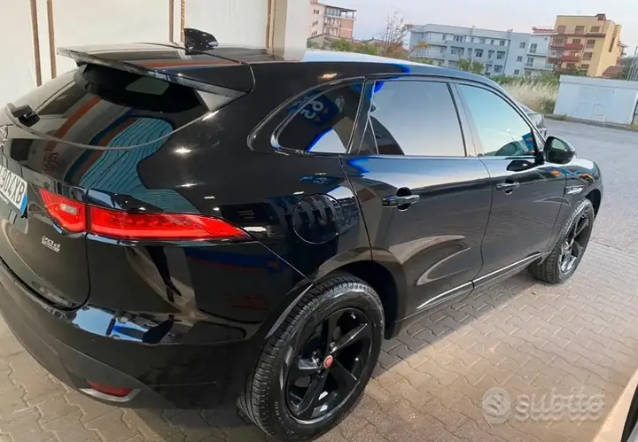 Jaguar F-Pace 2017 photo 3