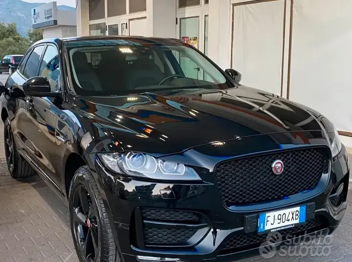 Jaguar F-Pace 2017 photo 4