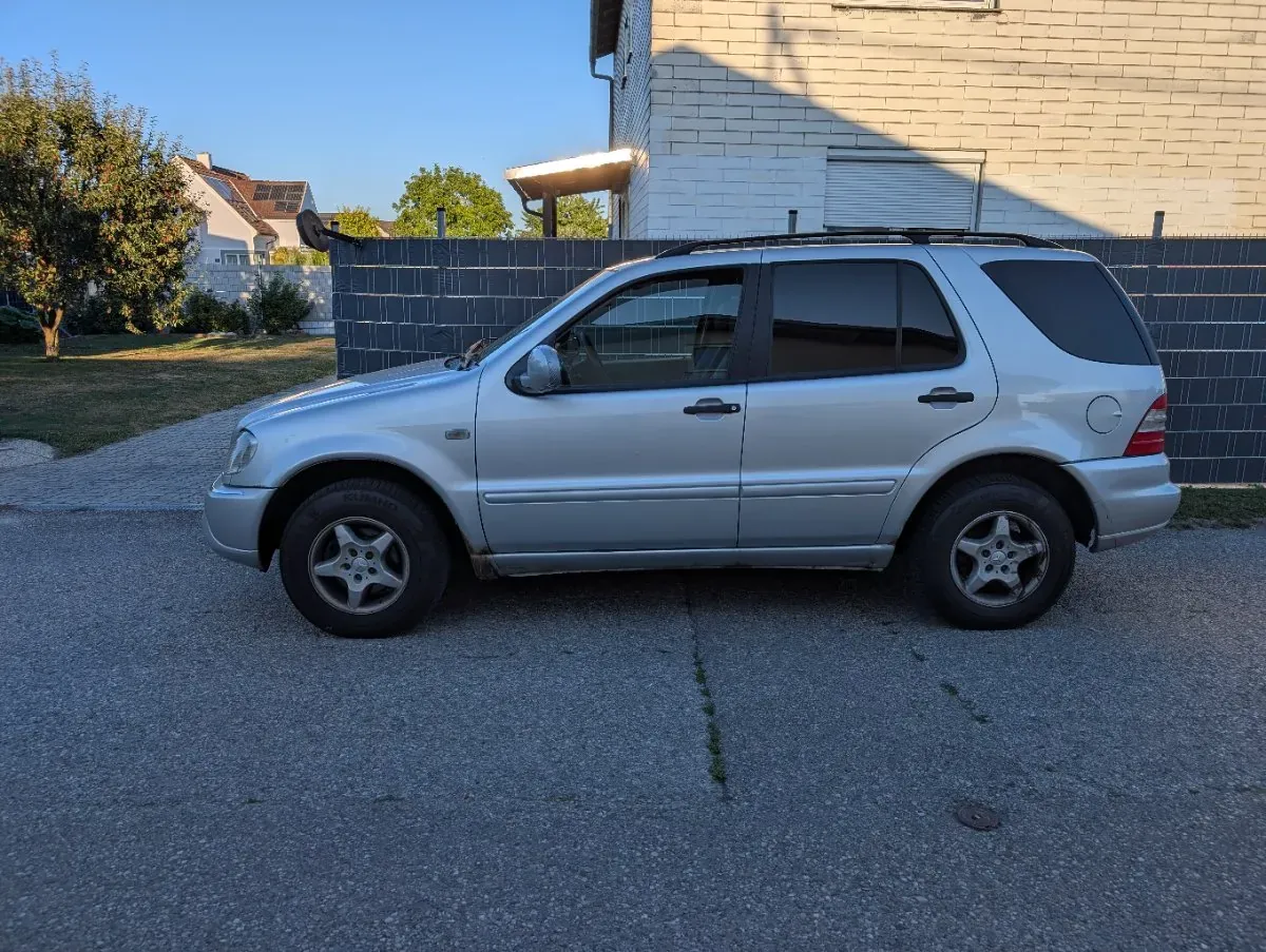 Mercedes-Benz M-Class 2001 photo 3