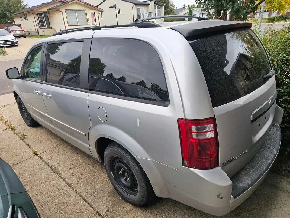 Dodge Grand Caravan 2008 photo 2