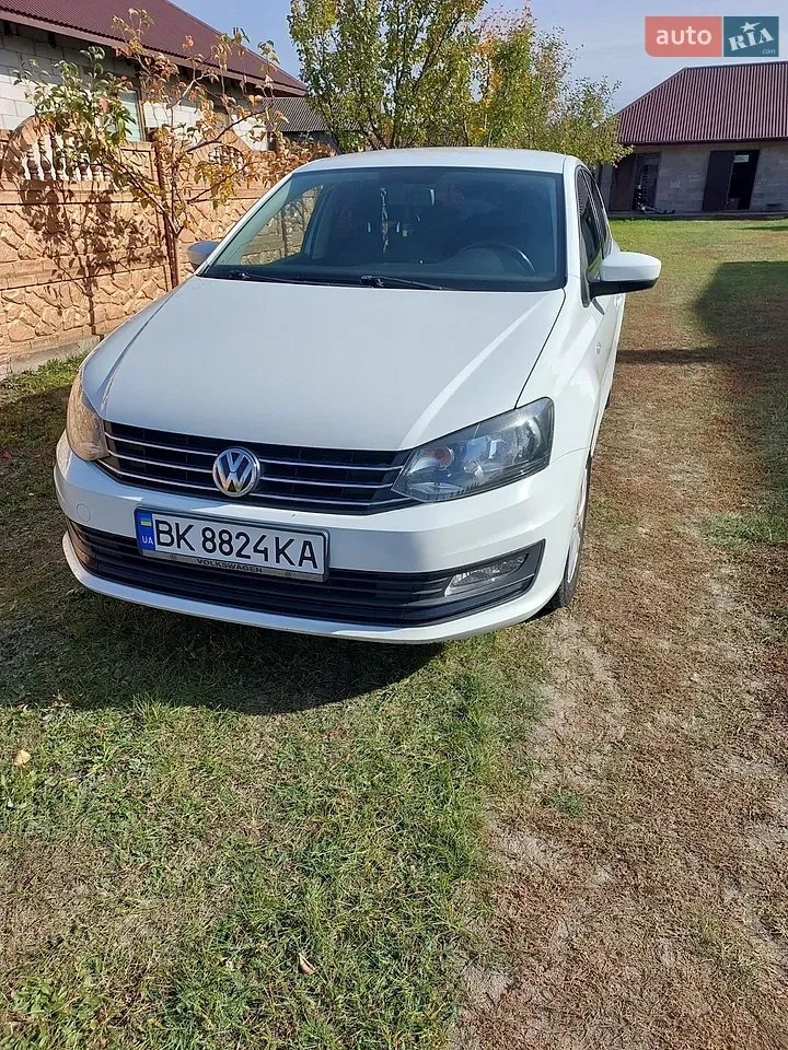 Volkswagen Polo 2015 photo 3