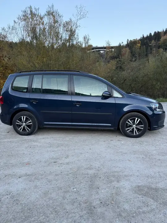 Volkswagen Touran 2014 photo 2