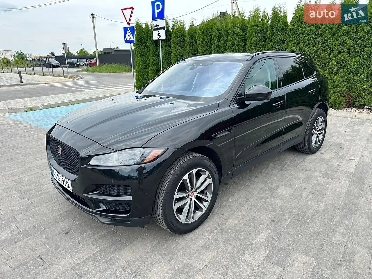 Jaguar F-Pace 2020 photo 2