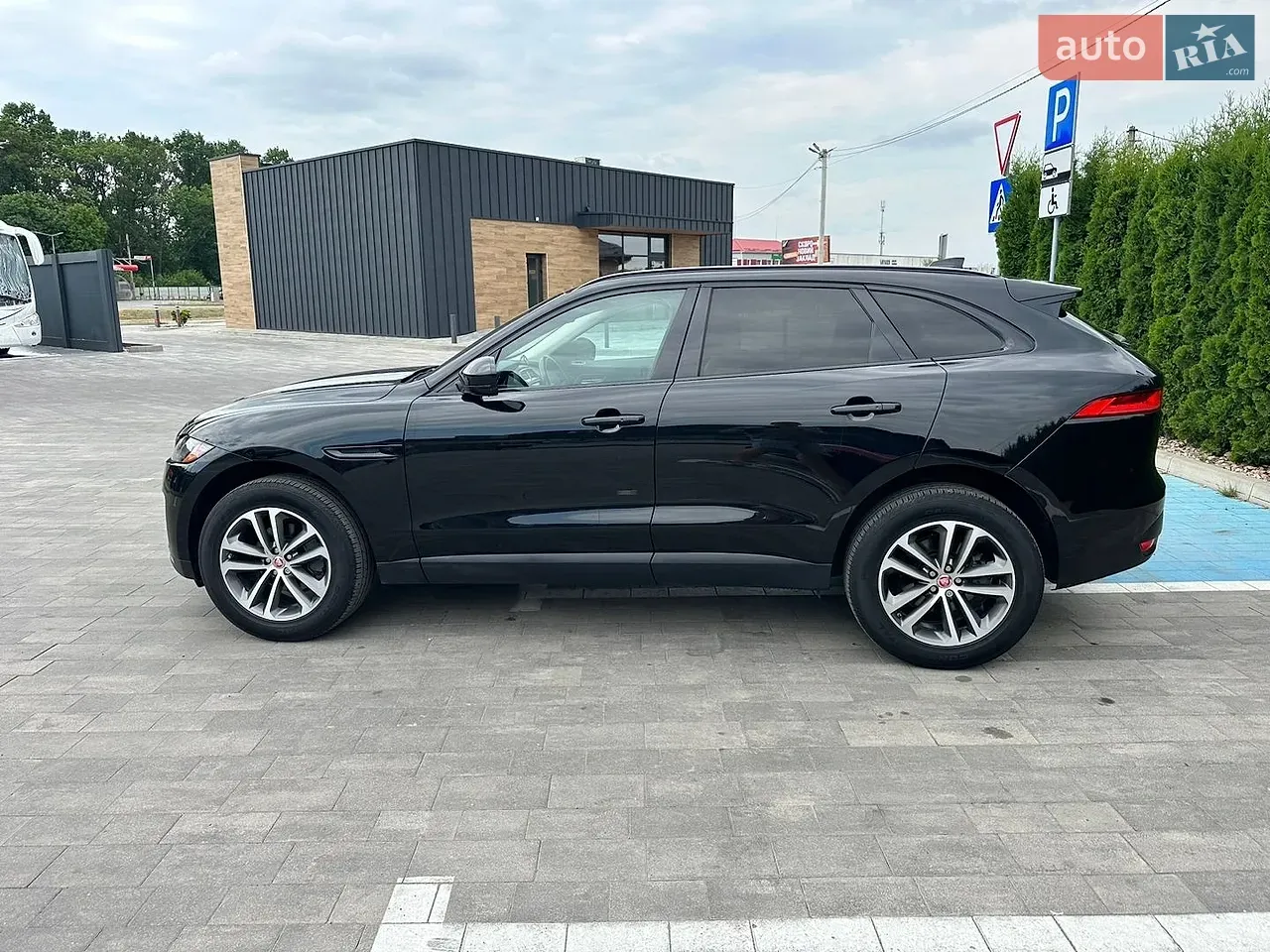 Jaguar F-Pace 2020 photo 5