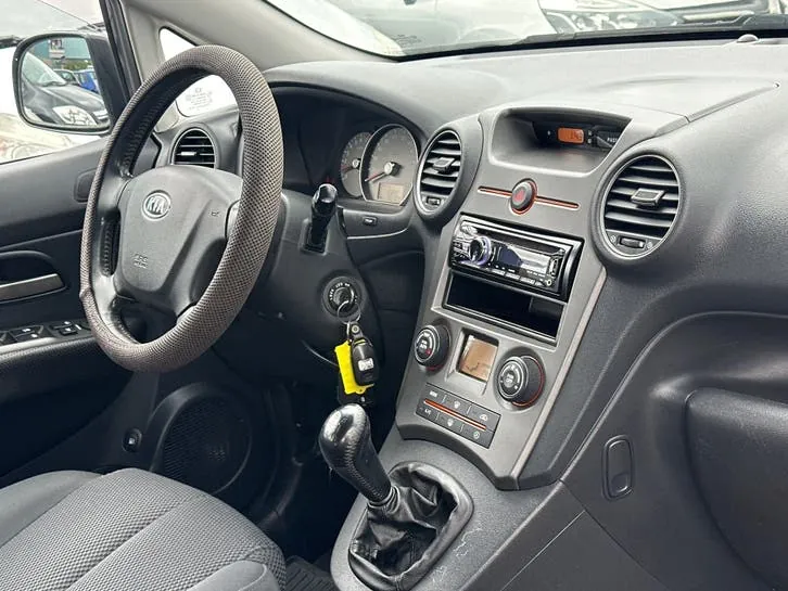Kia Carens 2008 photo 2