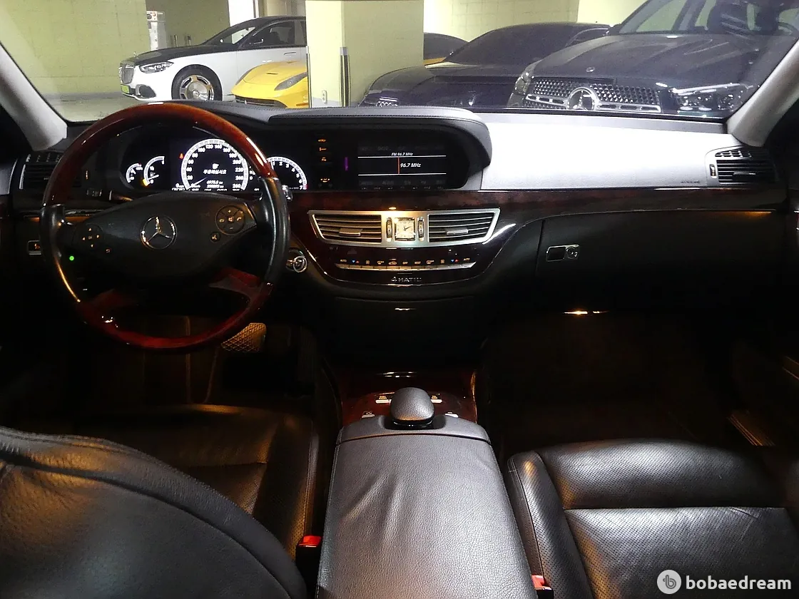 Mercedes-Benz S-Class 2012 photo 4