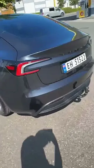Tesla Model 3 2024 photo 4