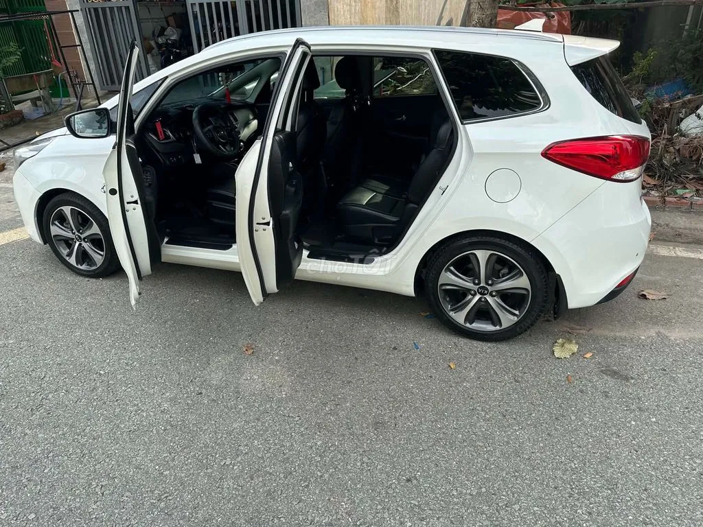 Kia Rondo 2015 photo 4