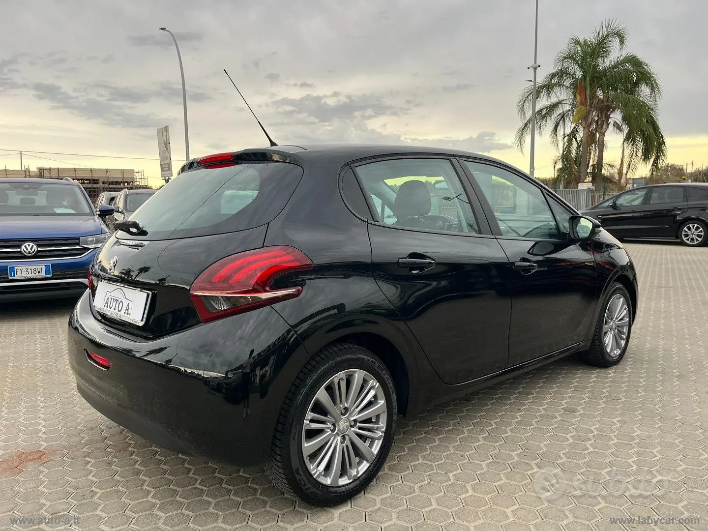 Peugeot 208 2015 photo 4