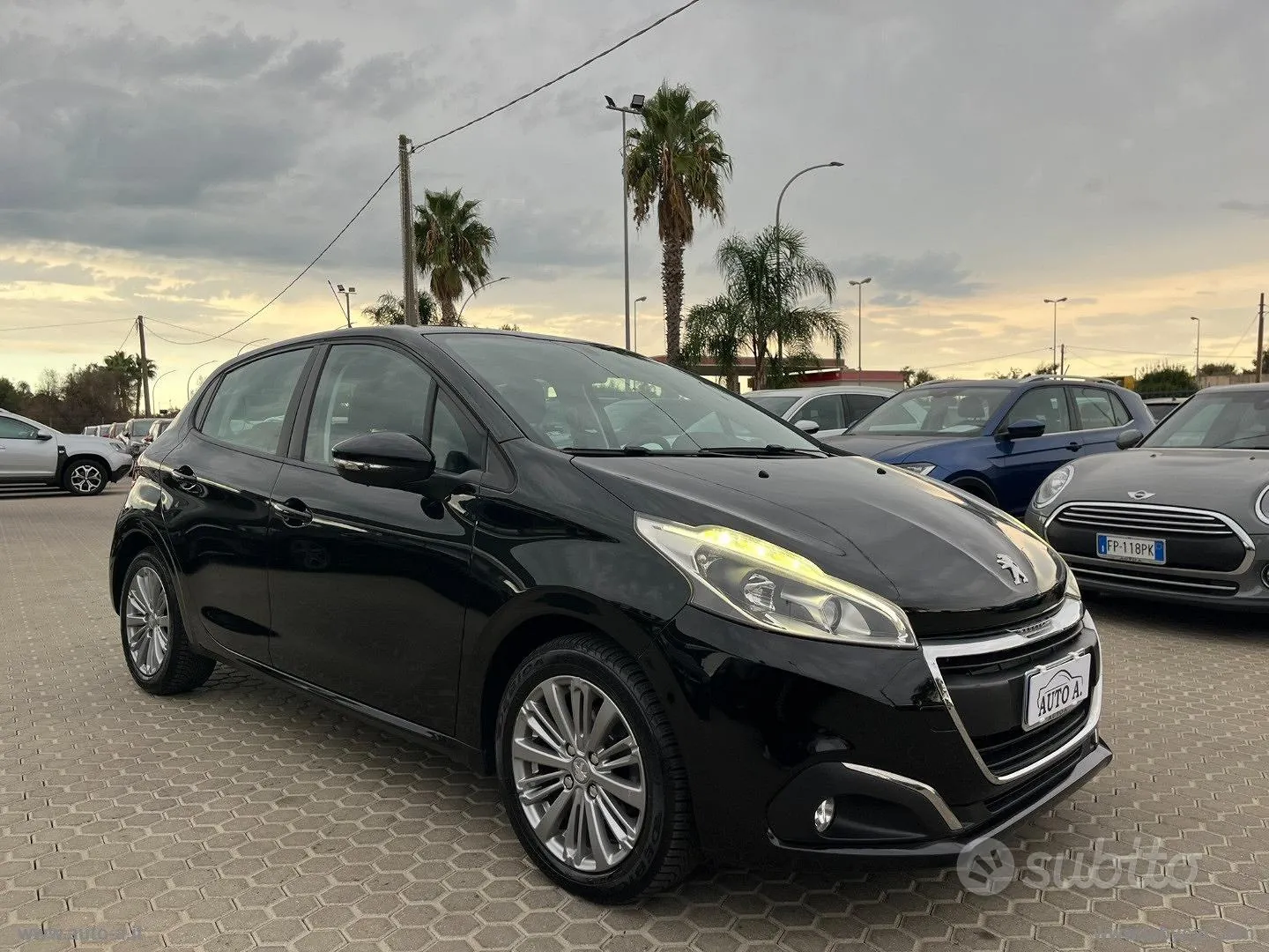 Peugeot 208 2015 photo 3