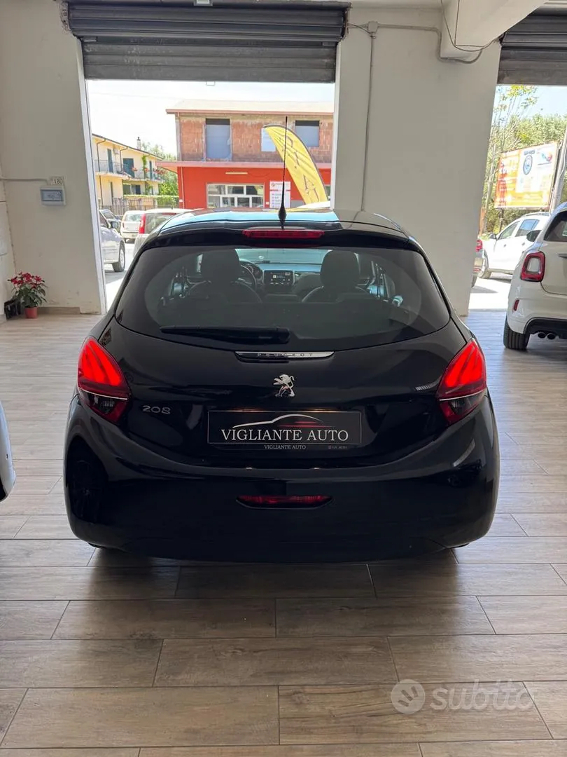 Peugeot 208 2017 photo 4