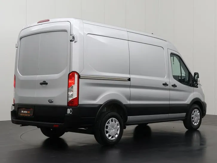 Ford Transit 2021 photo 2