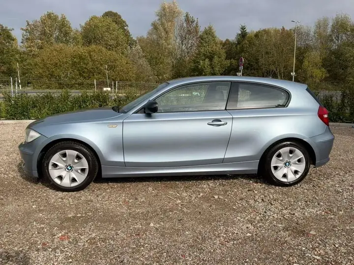 BMW 116 2010 photo 2