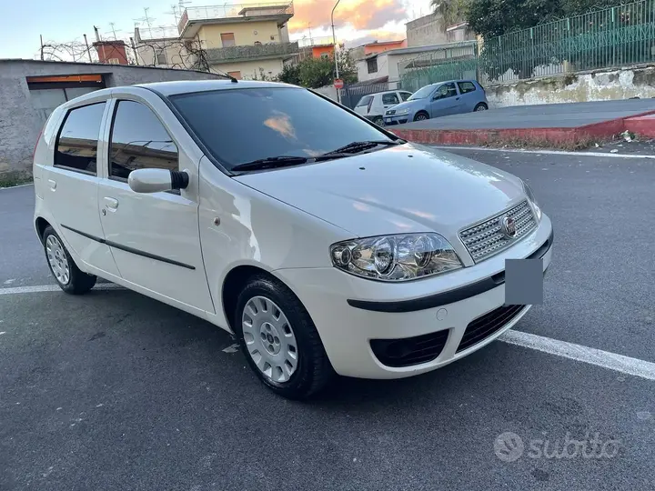 Fiat Punto 2009 photo 3