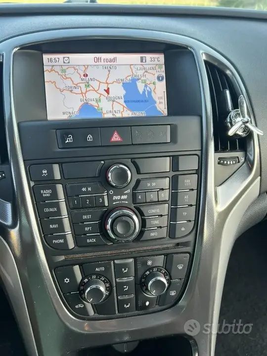 Opel Astra 2011 photo 4