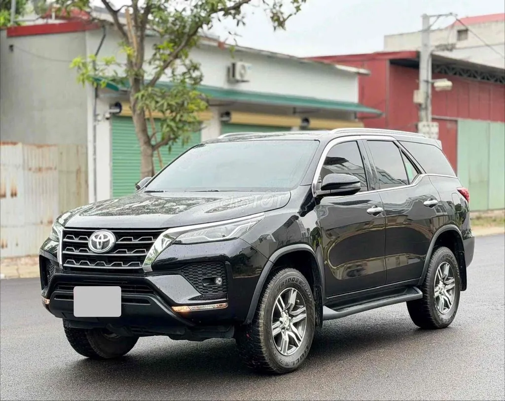 Toyota Fortuner 2024 photo 3