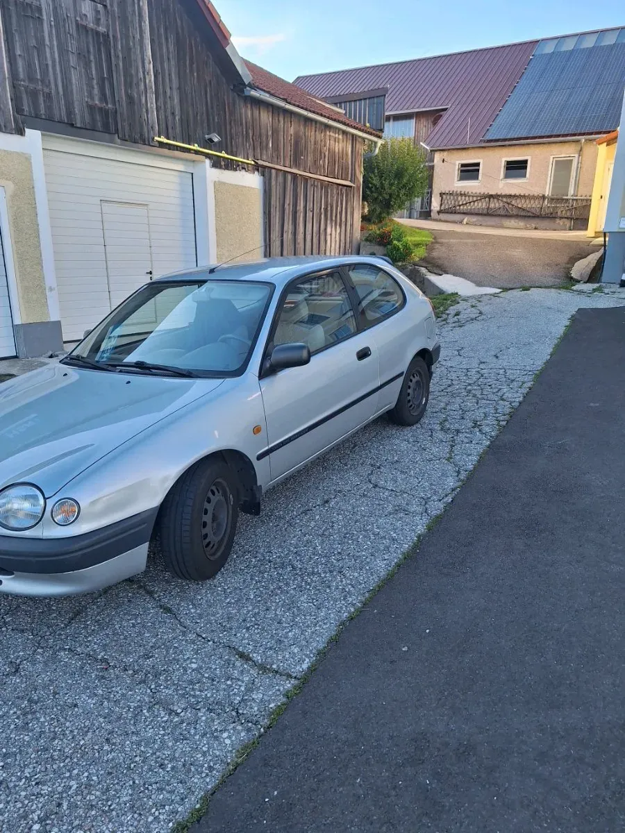 Toyota Corolla 1997 photo 2