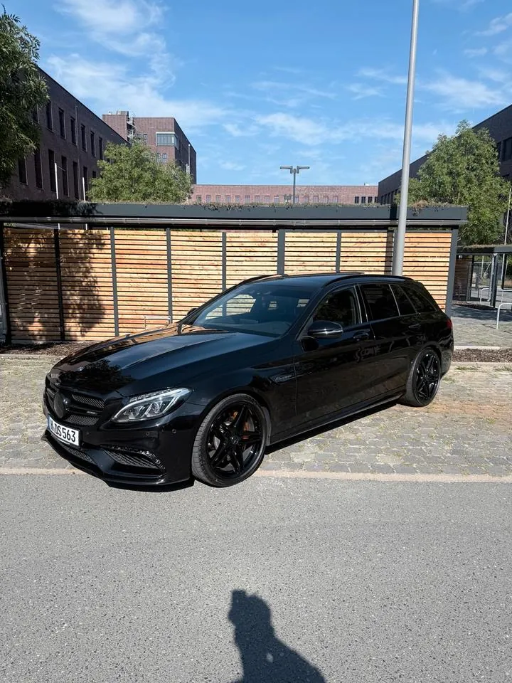 Mercedes-Benz C63