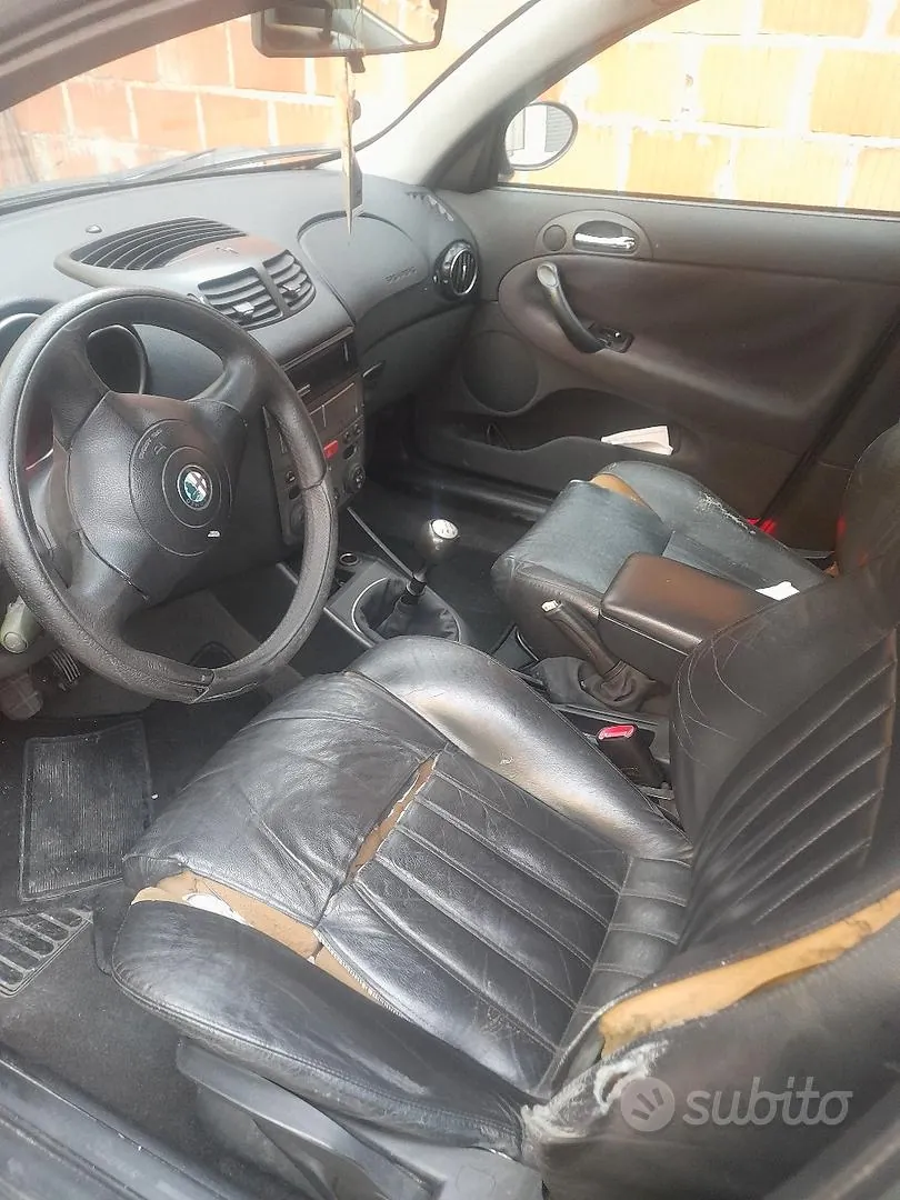 Alfa Romeo 147 2004 photo 4
