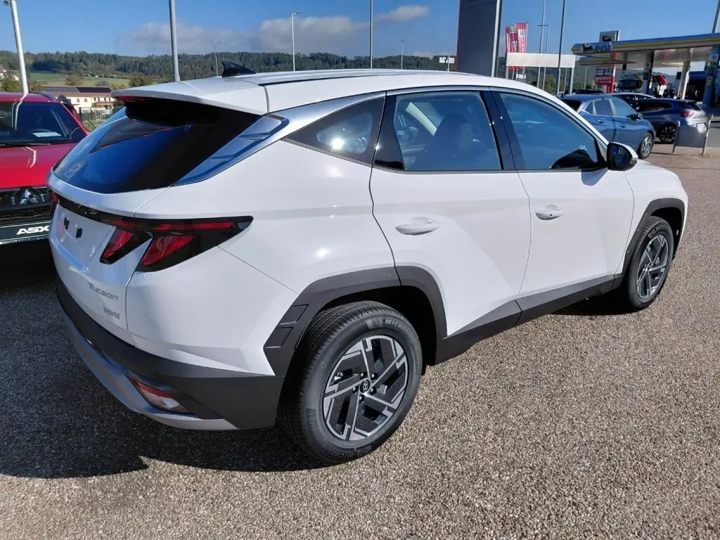 Hyundai Tucson photo 3