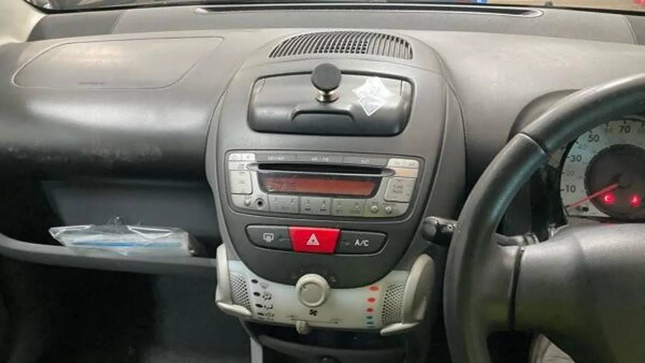 Toyota Aygo 2011 photo 3