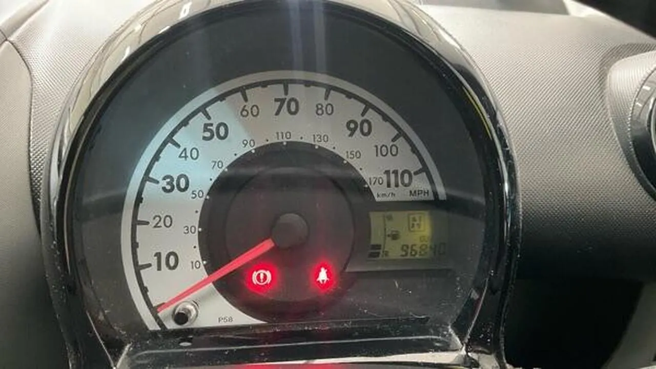 Toyota Aygo 2011 photo 2