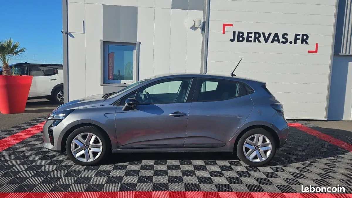 Renault Clio 2025 photo 2
