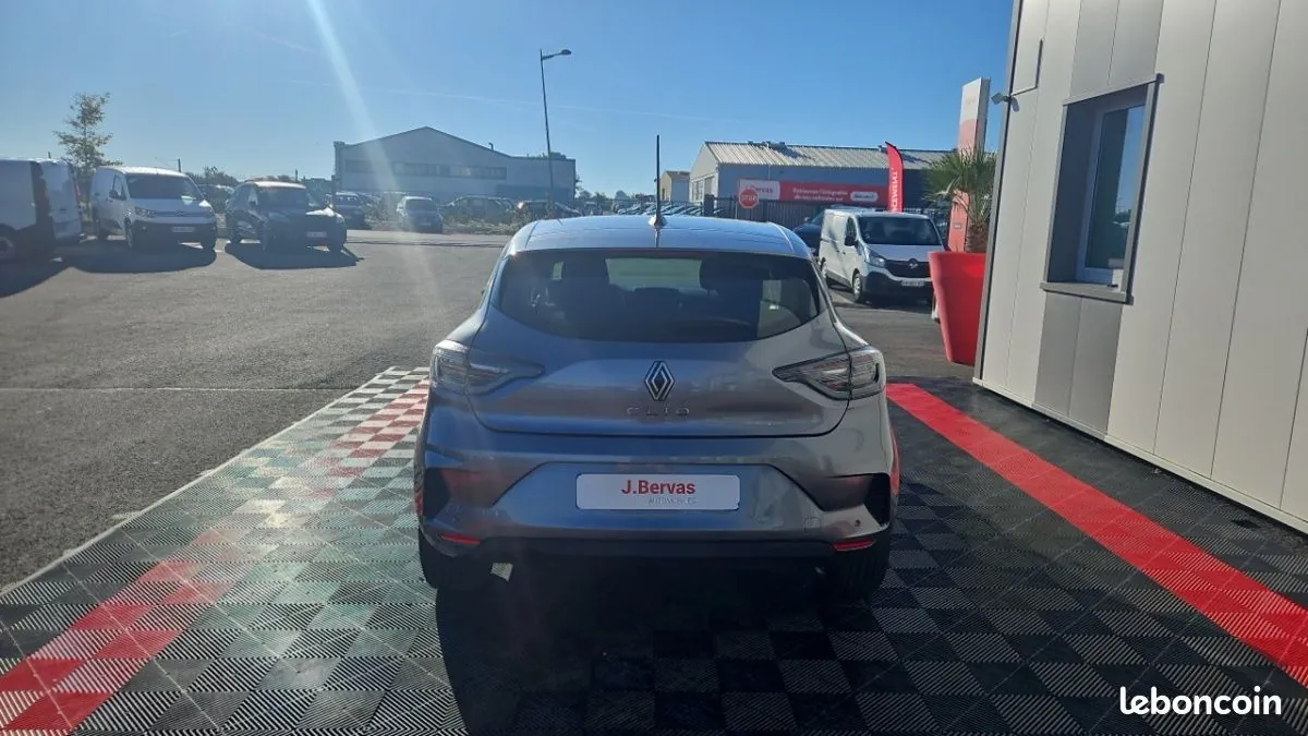 Renault Clio 2025 photo 4