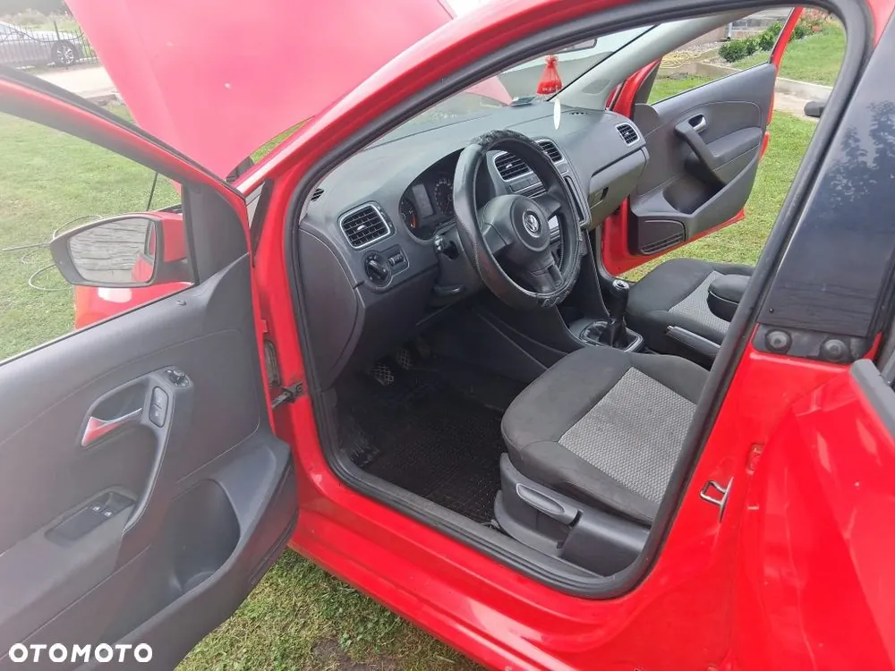 Volkswagen Polo 2010 photo 2