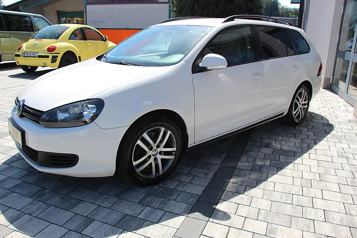 Volkswagen Golf 2011 photo 2