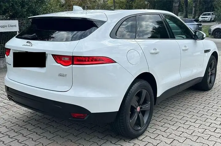 Jaguar F-Pace 2018 photo 2