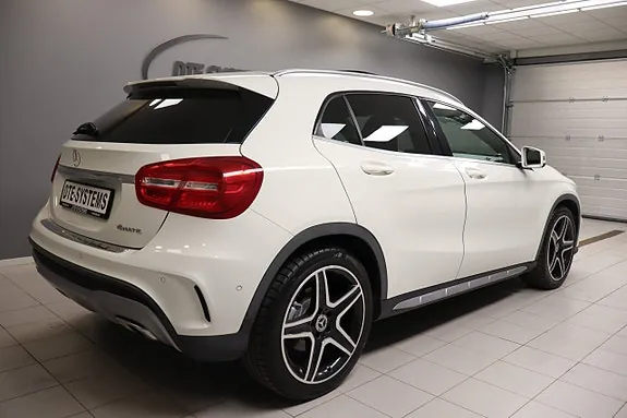 Mercedes-Benz Gla200 D 2015 photo 2
