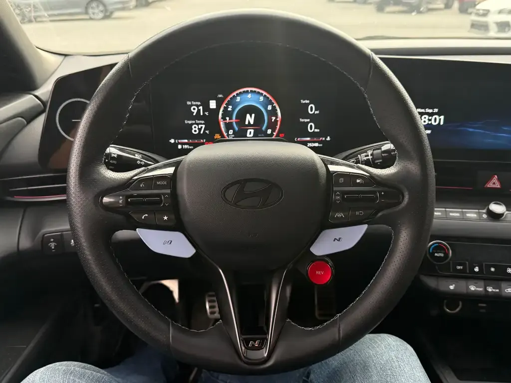 Hyundai Elantra 2025 photo 5