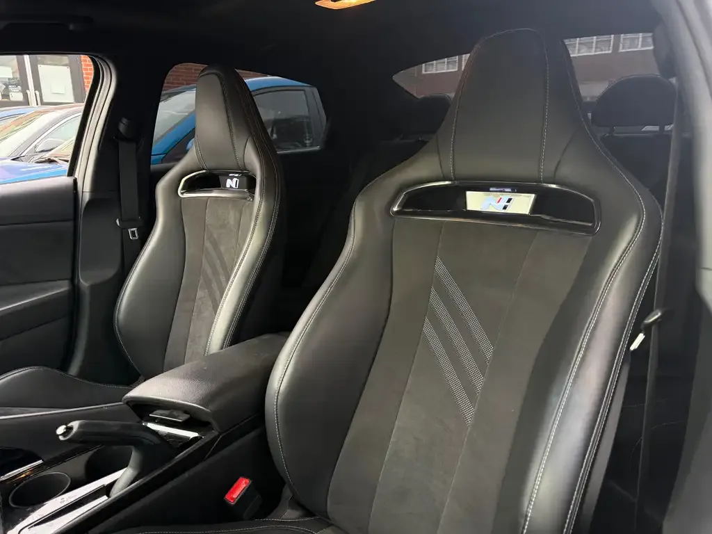 Hyundai Elantra 2025 photo 4