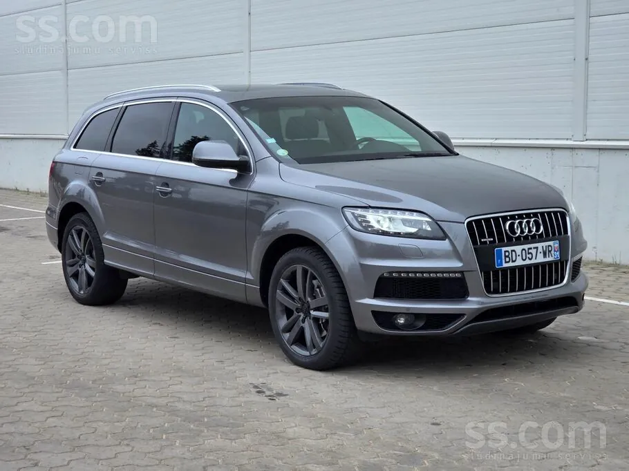 Audi Q7 2010 photo 2