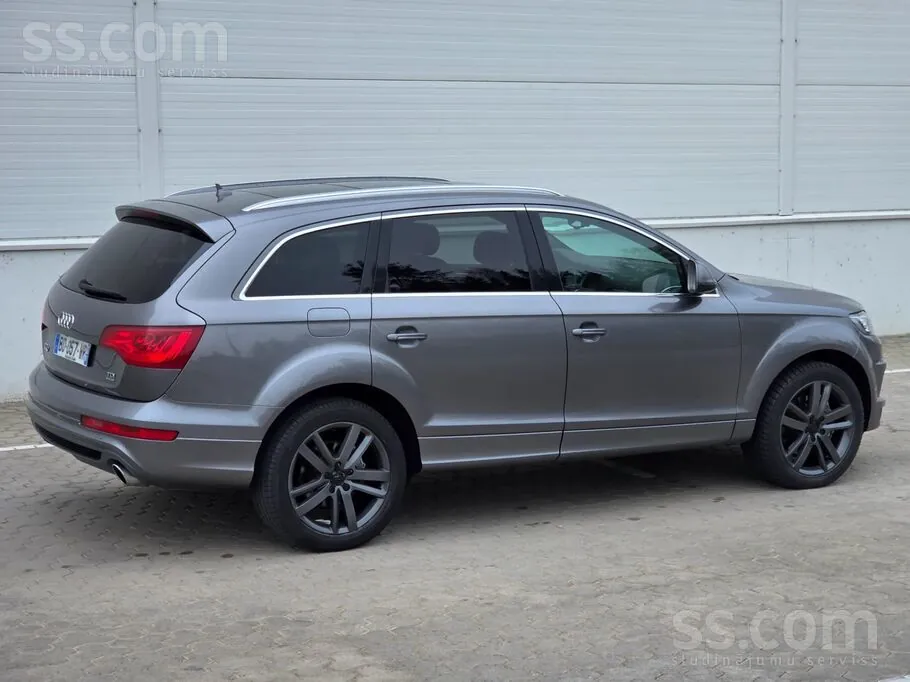 Audi Q7 2010 photo 4