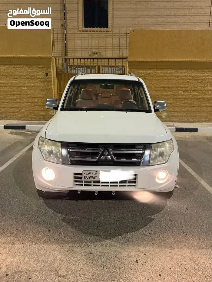 Mitsubishi Pajero 2012 photo 3