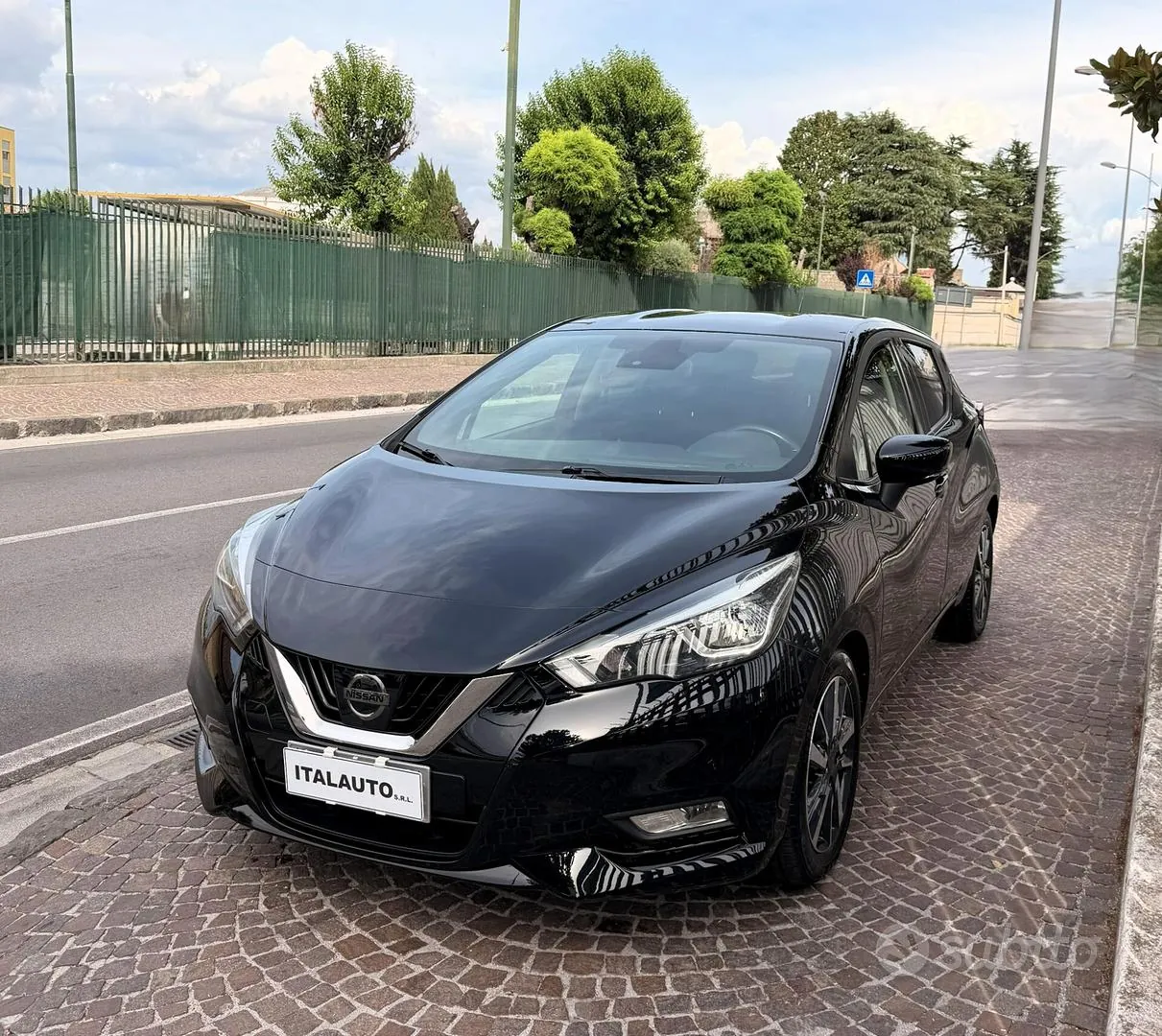 Nissan Micra 2017 photo 2