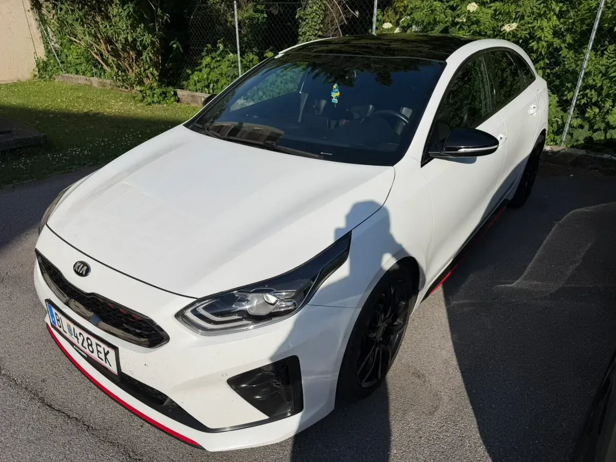 Kia Proceed