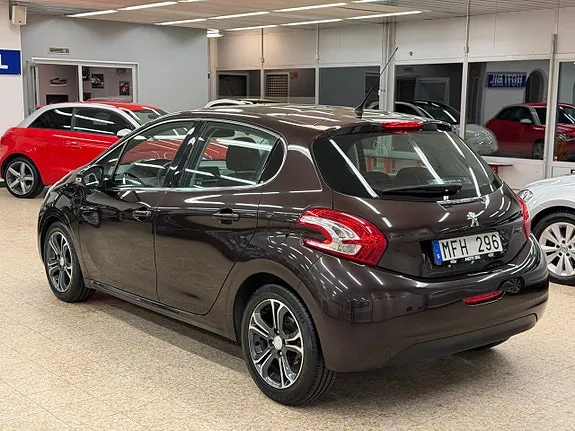 Peugeot 208 2012 photo 5
