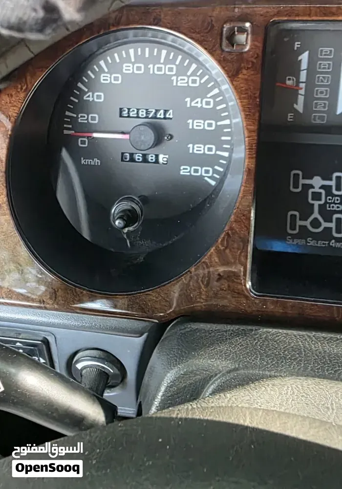 Mitsubishi Pajero 2000 photo 2