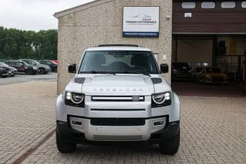 Land Rover Defender 2022 photo 2