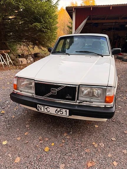 Volvo 240 1988 photo 3